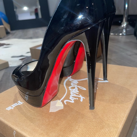 Louboutin heels - Picture 7 of 10